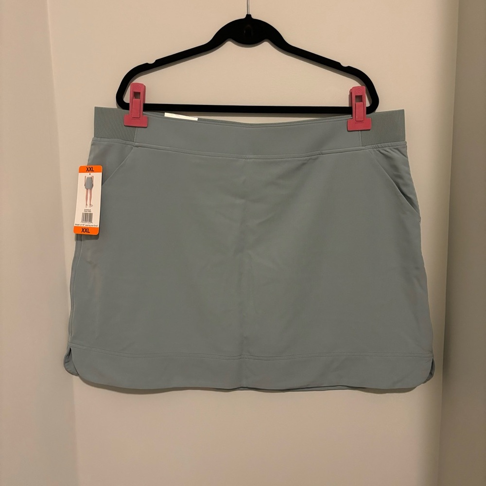 NWT 32 Degrees Silver Blue Skort